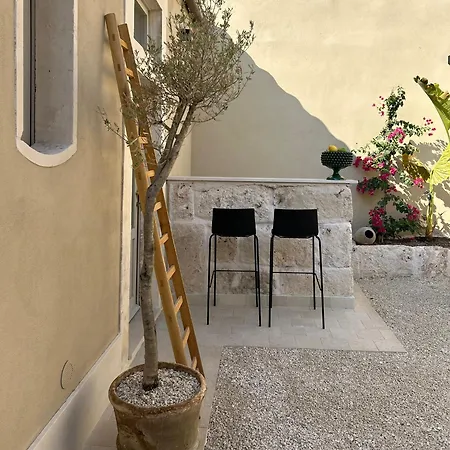 Notus Adults Only Bed & Breakfast